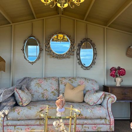 The Pink Cottage Upstairs Suite & Garden Summer Room Whitehead Luaran gambar