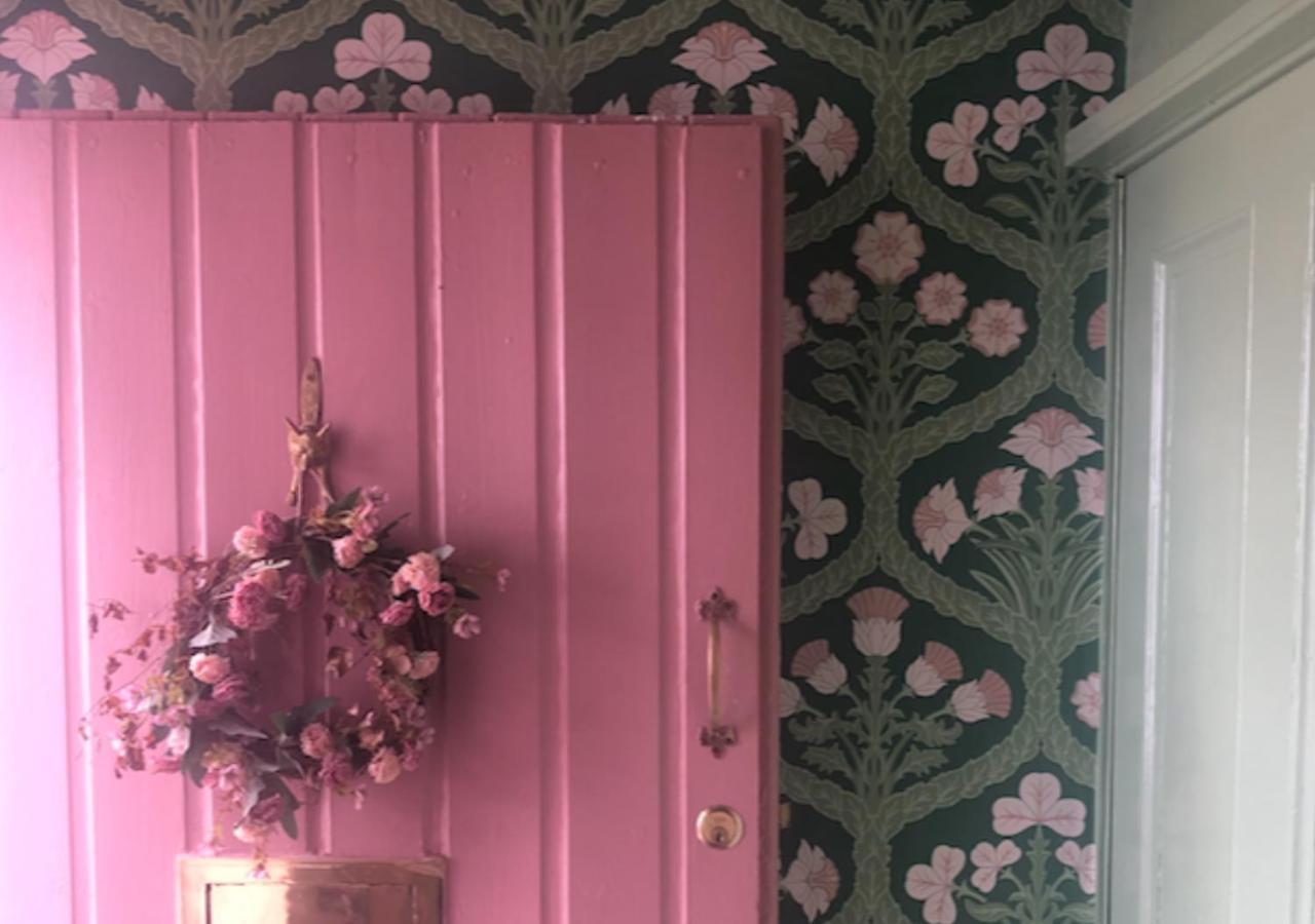 The Pink Cottage Upstairs Suite & Garden Summer Room Whitehead Luaran gambar