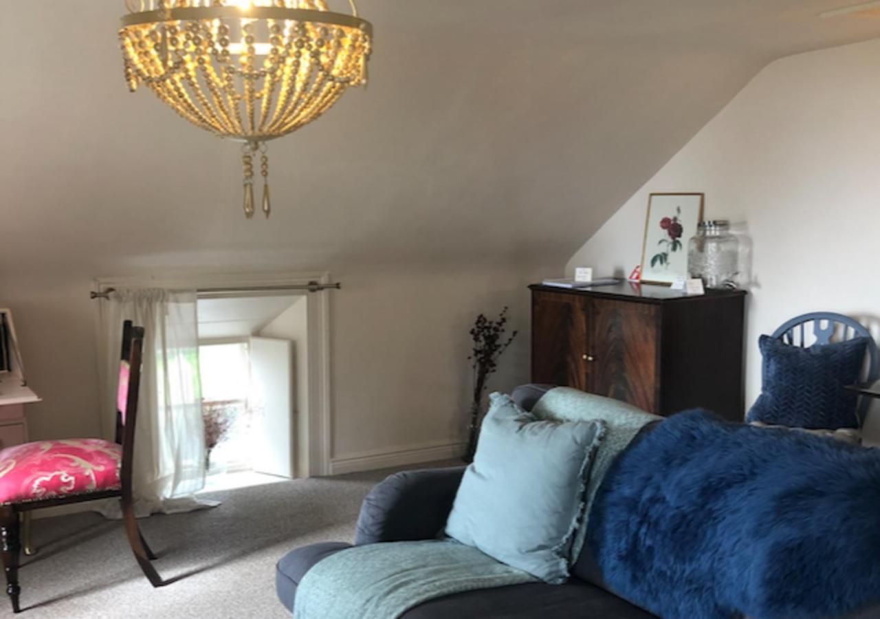 The Pink Cottage Upstairs Suite & Garden Summer Room Whitehead Luaran gambar
