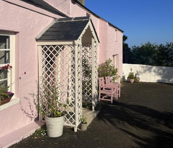 The Pink Cottage Upstairs Suite & Garden Summer Room Whitehead Luaran gambar
