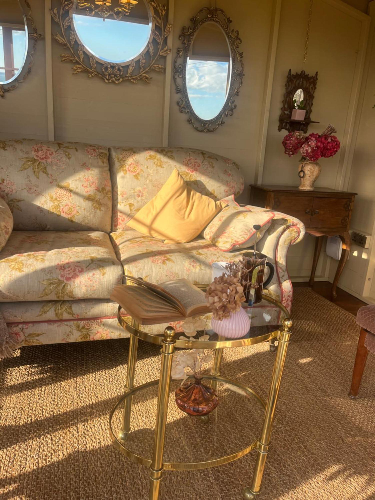 The Pink Cottage Upstairs Suite & Garden Summer Room Whitehead Luaran gambar