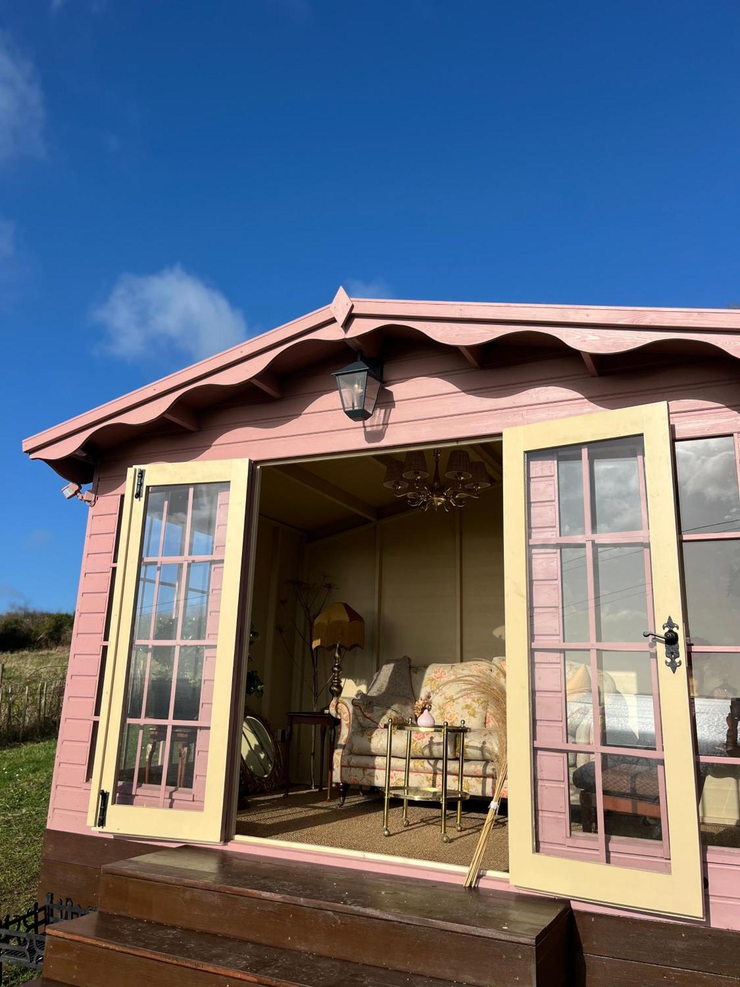 The Pink Cottage Upstairs Suite & Garden Summer Room Whitehead Luaran gambar
