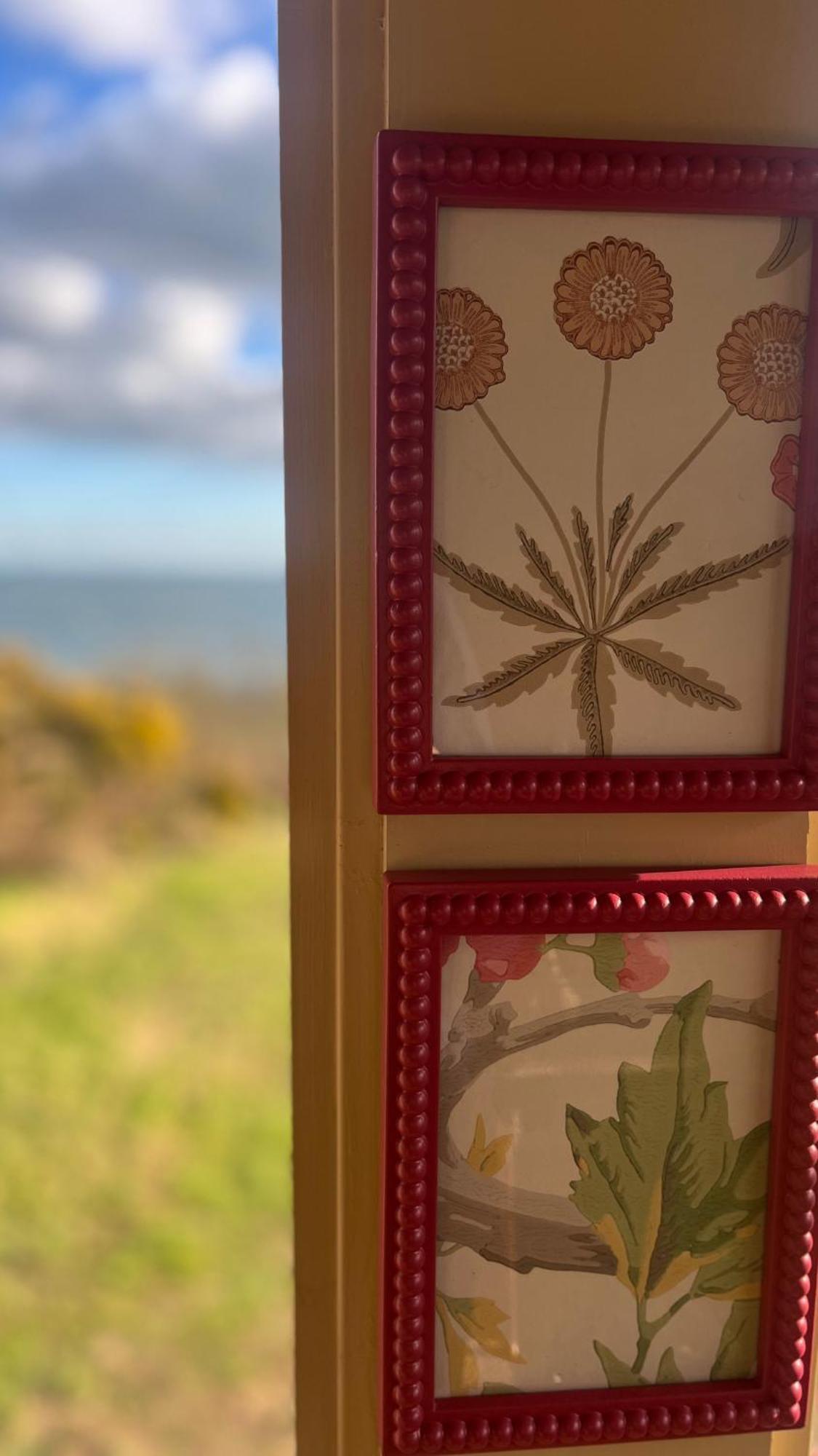 The Pink Cottage Upstairs Suite & Garden Summer Room Whitehead Luaran gambar