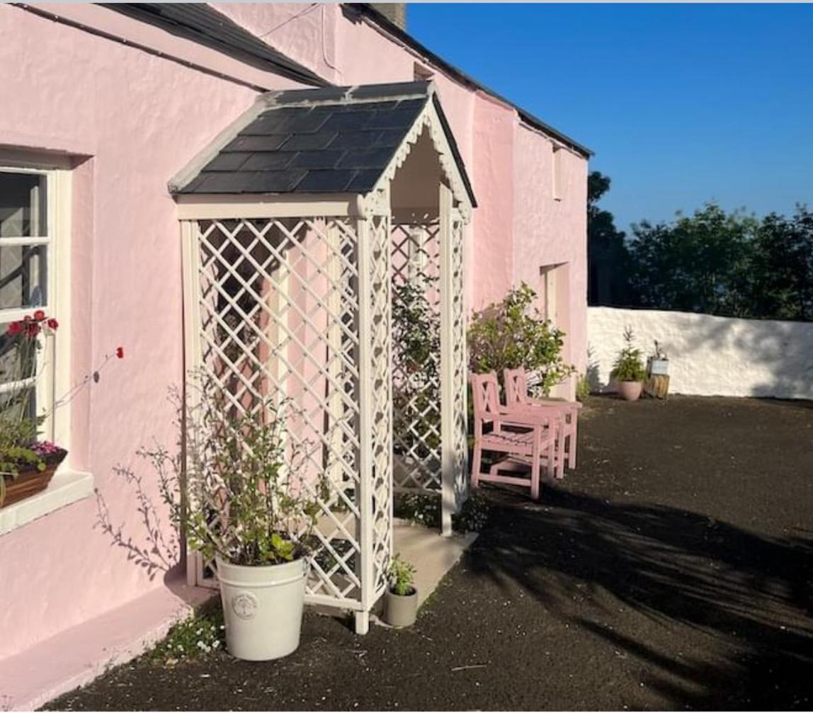 The Pink Cottage Upstairs Suite & Garden Summer Room Whitehead Luaran gambar